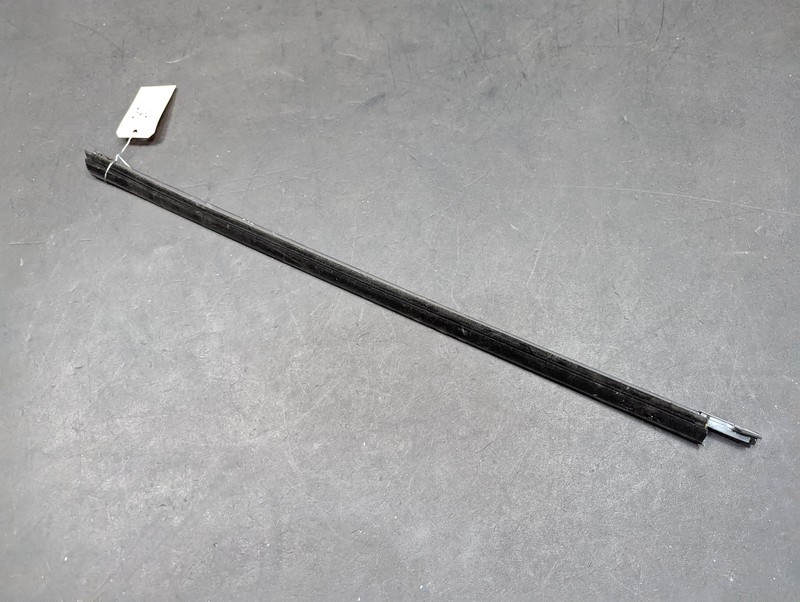 Front Right Door Inner Belt Weatherstrip Seal 2021 Hyundai Sonata 2020