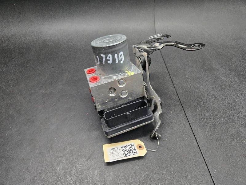 ABS Anti-Lock Brake Pump 2018 Range Rover Velar J8A2-14F447-ED 2019 2020