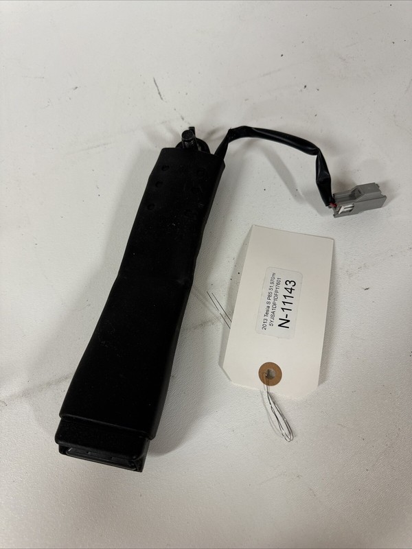 Tesla 2012-2016 Model S MS Left Driver Side Seat Belt Buckle OEM 11143 B37