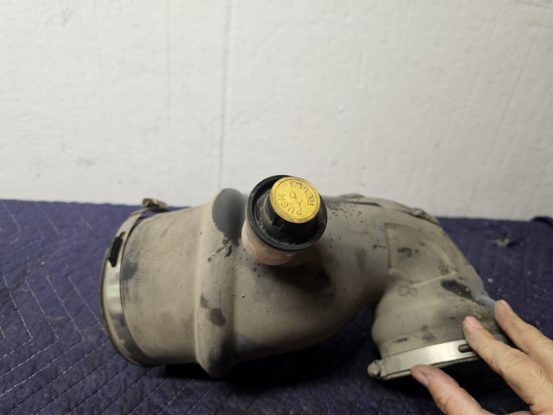 1998 GMC C6500 Air Cleaner Duct