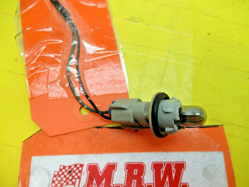 LIGHT BULB SOCKET WIRE PLUG CONNECTOR off LICENSE PLATE LIGHT RODEO PASSPORT