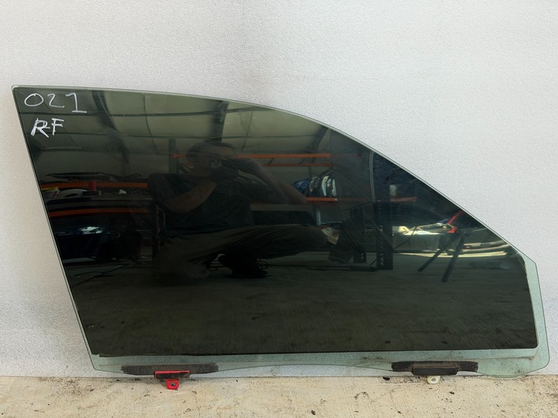 01-06 Lexus LS430 Front Right Passenger Side Door Window Auto Glass OEM #021