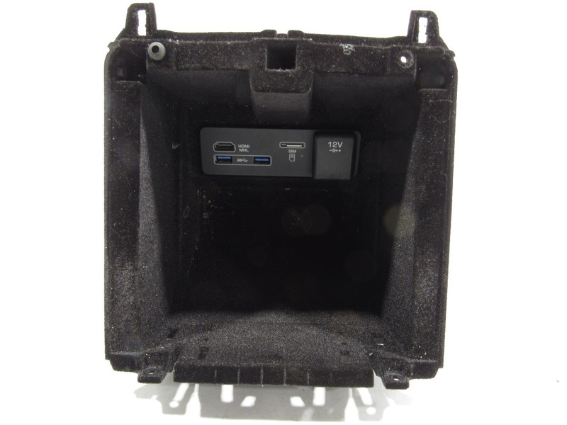 15-19 Land Rover Discovery Sport 2018 Front Center Console Storage USB HDMI ;