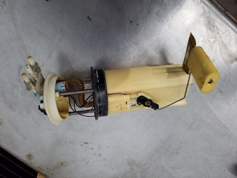 Fuel Pump Assembly Fits 00-03 CENTURY 179205