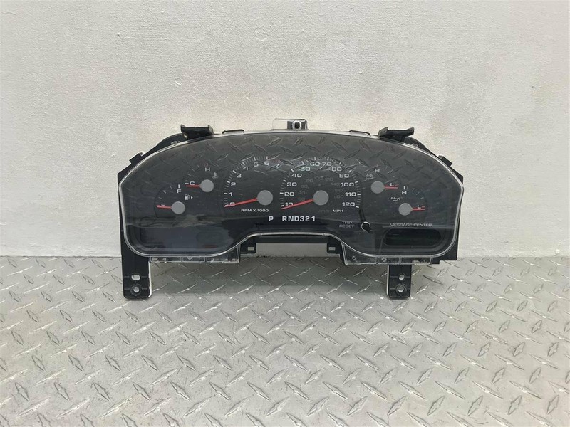 04 05 FORD EXPLORER SPEEDOMETER w/MESSAGE CENTER OEM 257-04258