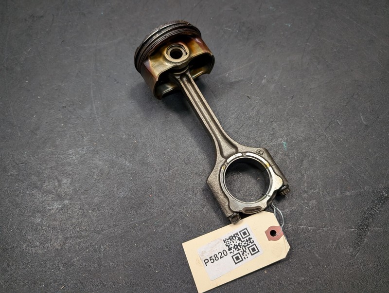 Engine Piston w/ Connection Rod 2022 Kia Soul 2020 2021 2023