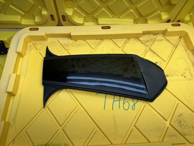 2014 - 2019 MERCEDES-BENZ CLA 250 LEFT SIDE LH EXTERIOR B PILLAR TRIM COVER OEM