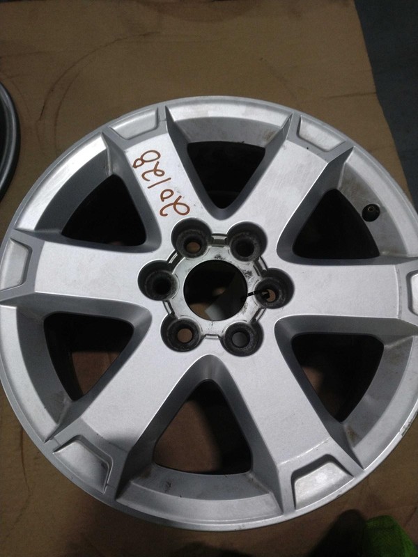2016 GMC Acadia 18 Silver OEM Wheel Rim 7.5 Width - Used, 113k Miles