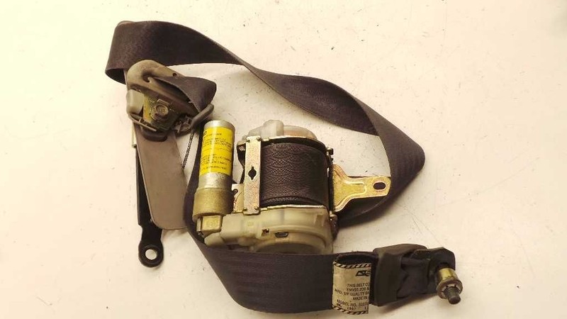 98 99 00 01 02 TOYOTA COROLLA LE PASSENGER SIDE FRONT SEAT BELT ASSEMBLY