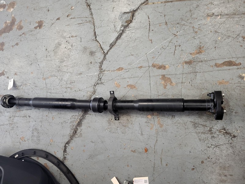 Used Oem Maserati Rear Drive Shaft 6700350480 for 2017-2020 Levante 3.0L AWD