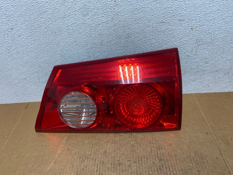 2006 to 2010 Toyota Sienna Right Passenger Rh Inner Tail Light Oem AE0199 LK