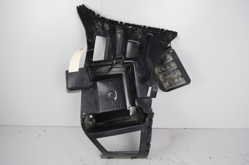 16-22 BMW X1 F48 REAR PASSENGER SIDE BUMPER BRACKET SUPPORT GUIDE W/ AIR VENT