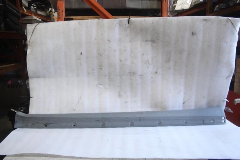 2000 2001 2002 2003 2004 2005 TOYOTA CELICA LEFT ROCKER PANEL MOLDING TRIM