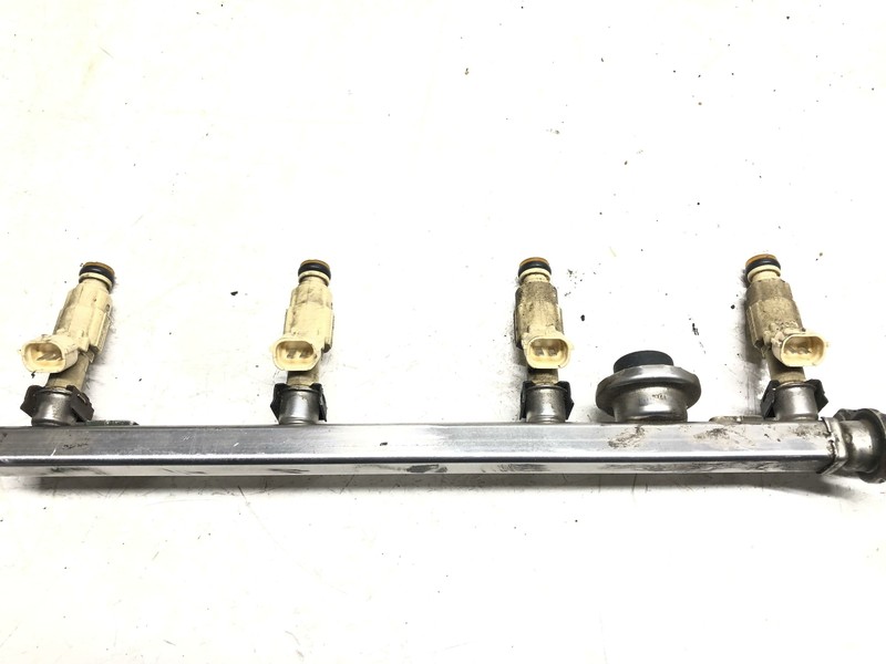 10-13 Kia Forte 2.0 Engine Fuel Rail Assembly Oem Tested