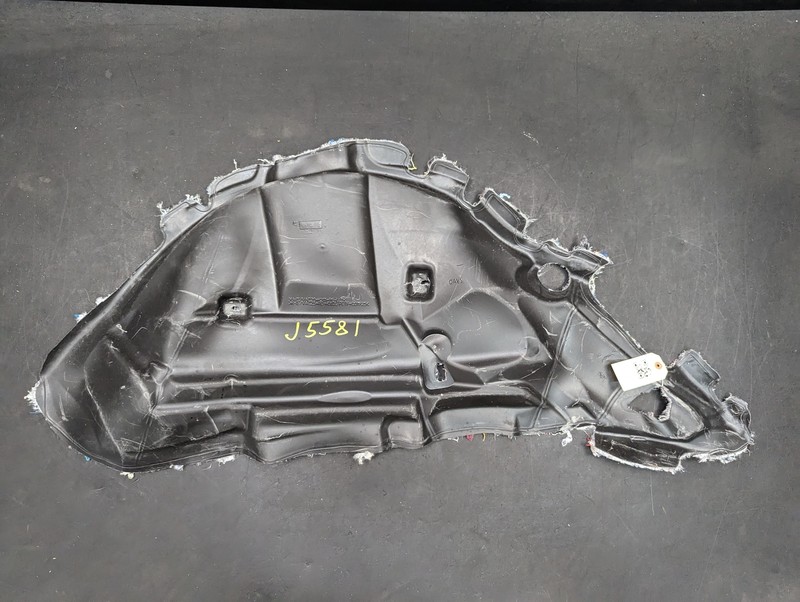 Rear Left Quarter Panel Insulator 2019 Jeep Grand Cherokee 68161172AA 2014- 2022