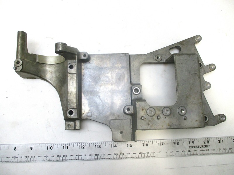 6L2-85542-01-94 Yamaha 25HP 2 Stroke Outboard Starter / Electrical Bracket
