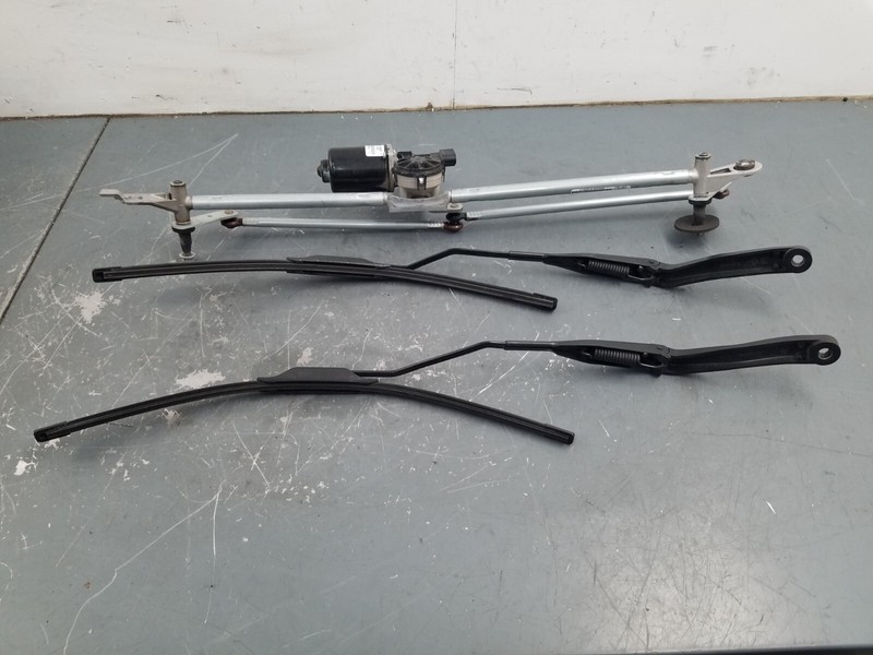 2019 Ram 2500 Limited Cummins Diesel 4x4 Windshield Wiper Motor / Arms #4868 L4