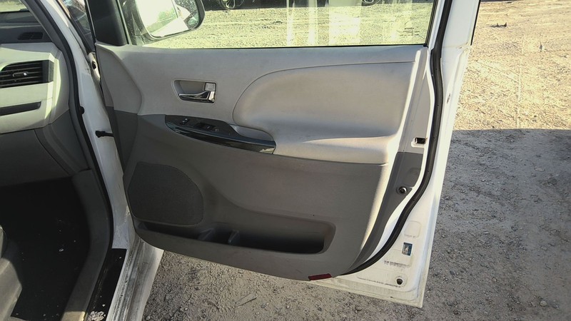 Front Door Trim Panel TOYOTA SIENNA Right 12 13 14 11
