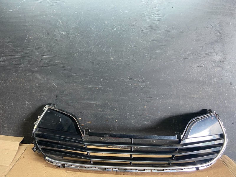 2012 to 2017 Hyundai Veloster Front Lower Grille Grill Oem O8095 DG