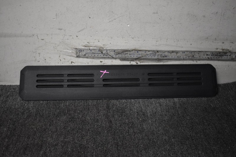FORD BRONCO GRILLE VENT FACTORY OEM