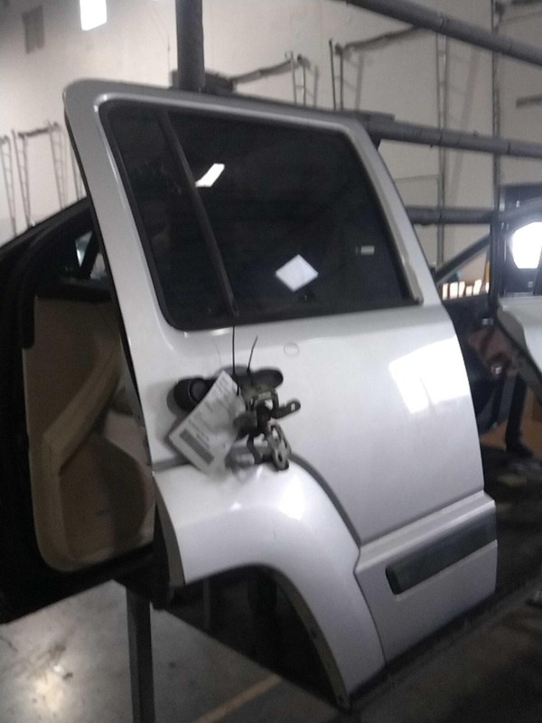 2010 Jeep Liberty Rear Right Door Silver OEM 487220 Used 133k Miles