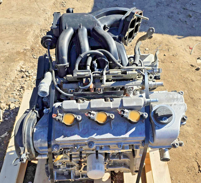 Toyota Highlander 3.3L Engine Motor Assembly 2005 P/N 3MZFE