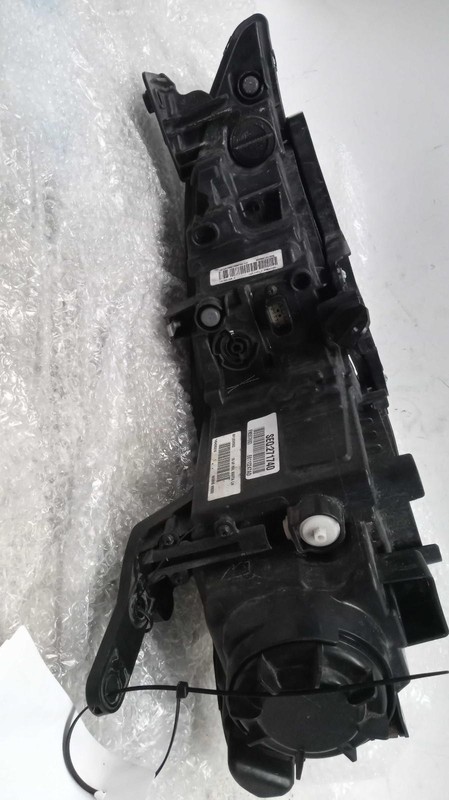 2015-2017 Chrysler 200 Left Headlight Assembly Black Used 273069 91000 Mi