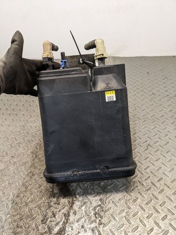 2004-2014 Chevrolet Silverado 1500 EVAP Fuel Vapor Canister 15239933 OEM 1183012