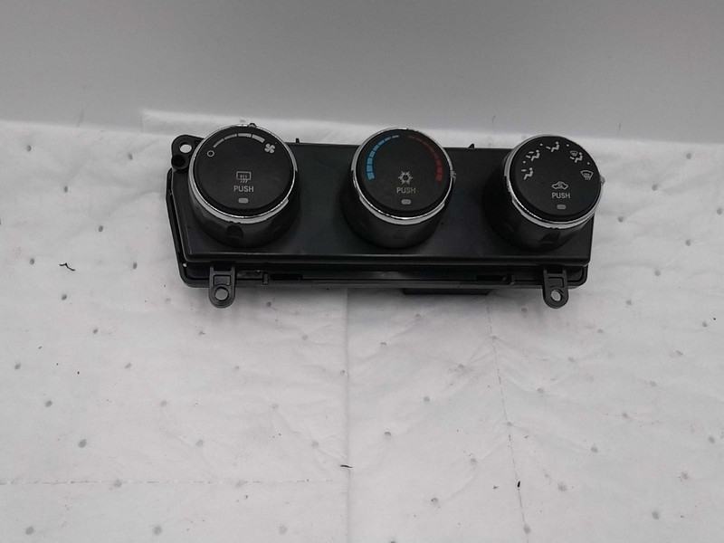 2007 Dodge Nitro A/C Selector Switch OEM 55111802AD Black 235K Miles