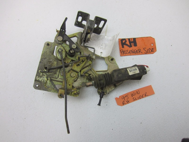 DOOR LATCH LOCK ACTUATOR SLIDER PASSENGER RIGHT REAR BACK RR 95-97 FORD WINDSTAR