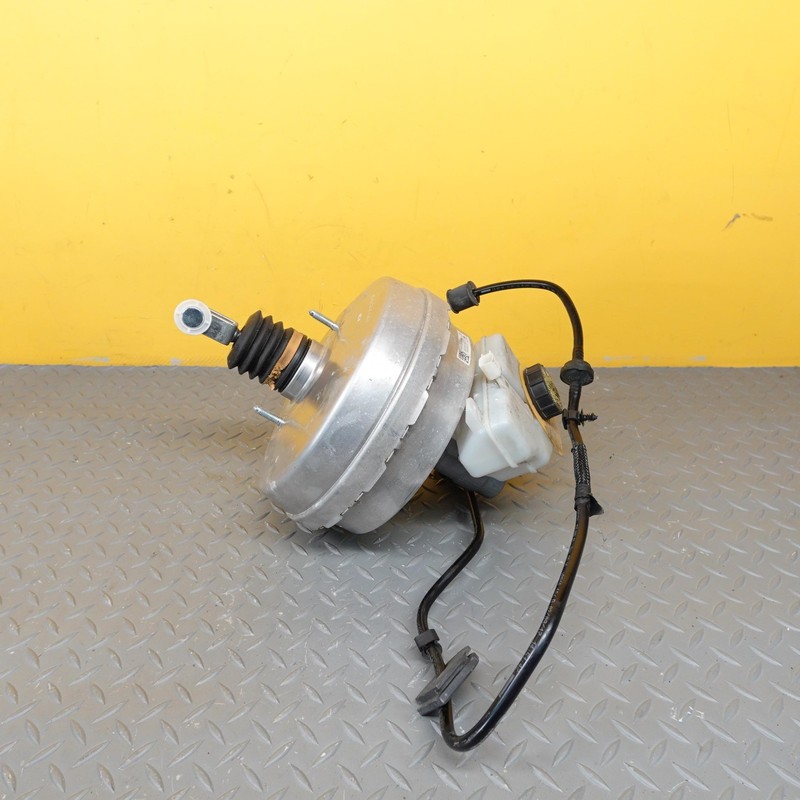 2017-2019 JAGUAR F-PACE Power Brake Booster Master Cylinder OEM Hk832b195ae
