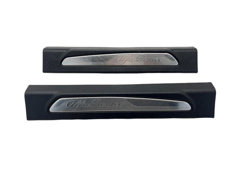 2017-25 Alfa-Romeo Giulia Front Left And Right Sill Scuff Plate Cover Panel Set
