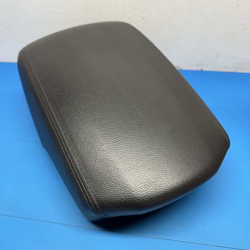 2013 - 2016 Hyundai SANTA FE BROWN FLOOR CONSOLE LID ARMREST LEATHER OEM