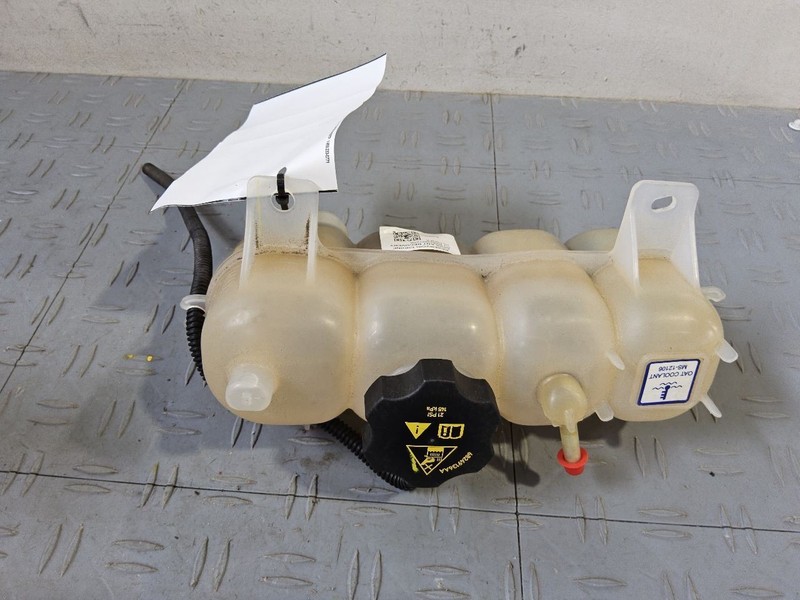 Coolant Reservoir Fits 19-23 CHEROKEE 3496621