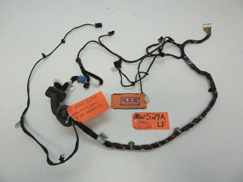 WIRE PLUG CONNECTOR LF DOOR HARNESS LEFT FRONT LATCH WINDOW MOTOR MIRROR SWITCH