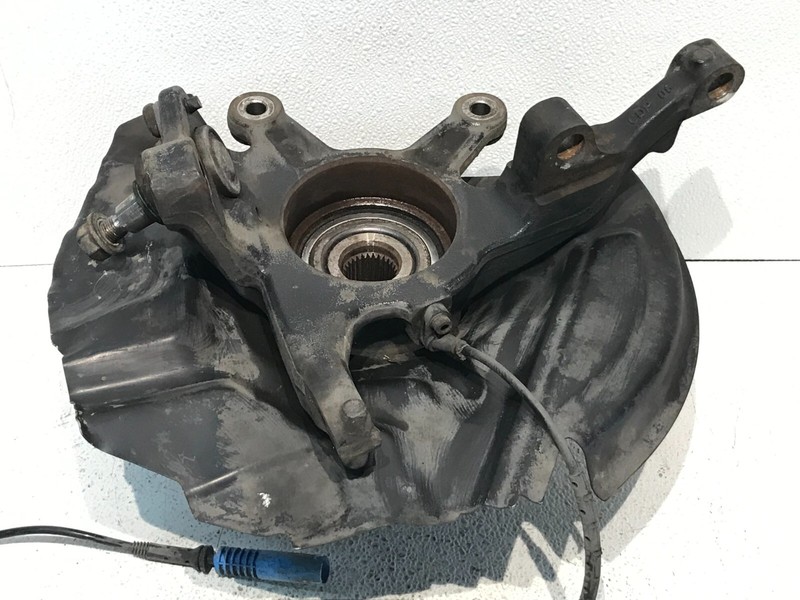 03-05 Land Rover Range Rover Front Left Driver Spindle Knuckle OEM