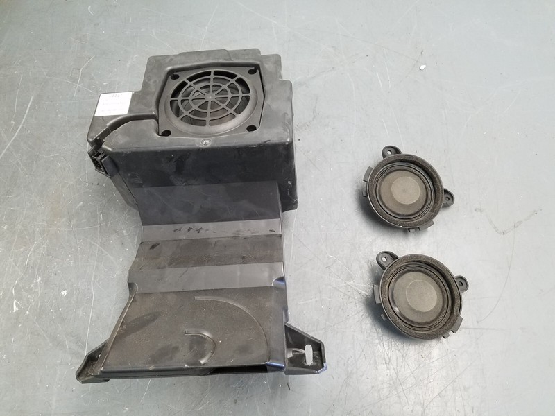 2011 Audi R8 Spyder V10 Bang & Olufsen Under Dash Subwoofer / Speakers #0472 J7