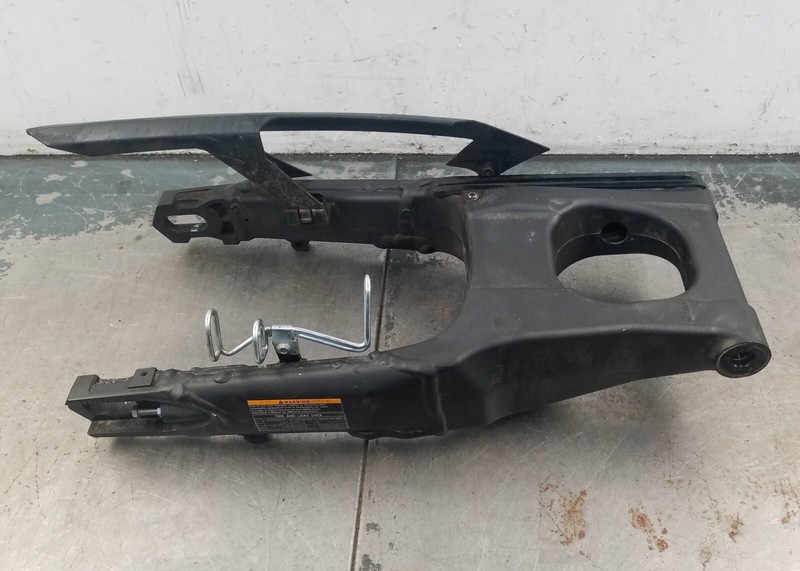 2023 Kawasaki ZX14 ZX14R OEM Swingarm w/ Chain Guard #17640 E4