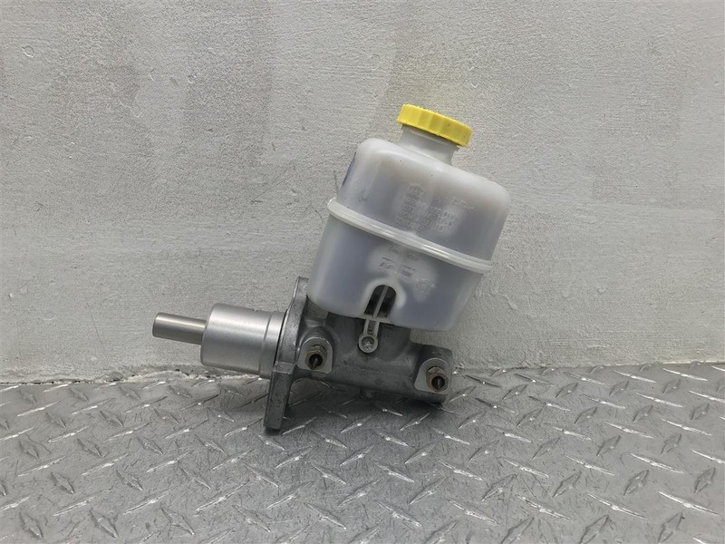 2002 - 2005 LIBERTY 3.7LBRAKE BOOSTER MASTER CYLINDER OEM 541-01212