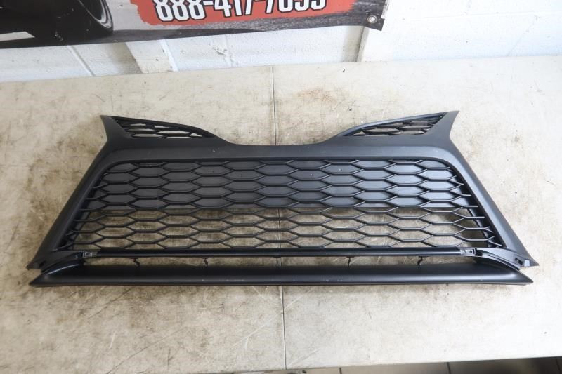 2020 2021 Toyota Camry OEM Front Bumper Grille Assembly Black 53113-06160