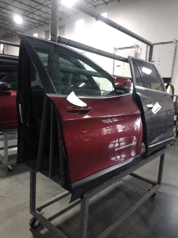 2019 Jeep Cherokee Front Right Door Red 4DR SUV, 143K Miles, OEM Quality