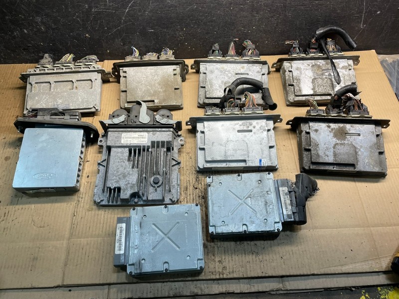 Mix of 10 Ford ECM Engine Computer Module X8851