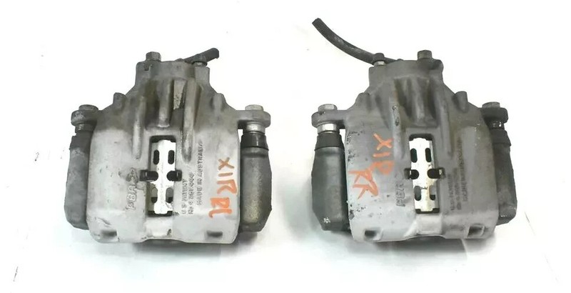 04-09 Cadillac XLR 4.6L V8 Rear Left & Right Brake Calipers Set 19208041 OEM