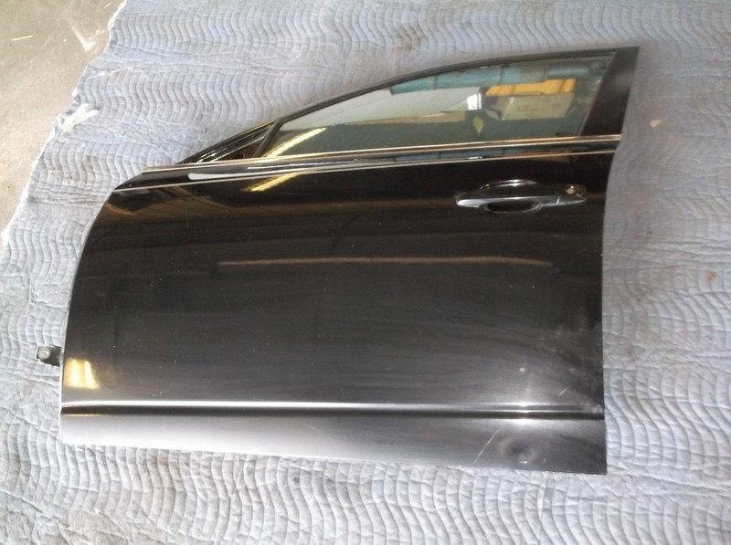 2008 Cadillac CTS Driver's Side Door Assembly , Black