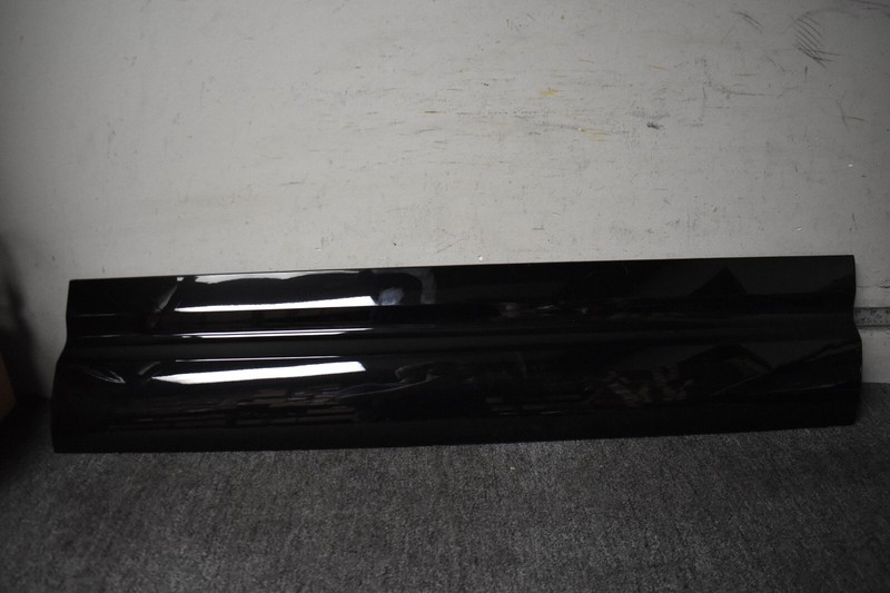 LAND ROVER RIGHT DOOR MOLDING FACTORY OEM