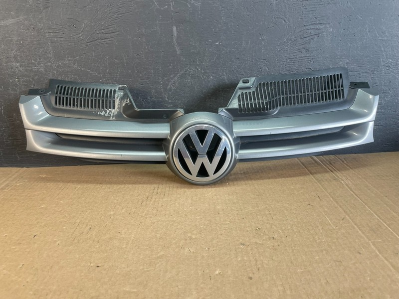 2004 to 2009 Volkswagen Golf MK5 Front Bumper Grill Grille 1k0853655 AD0209 DG