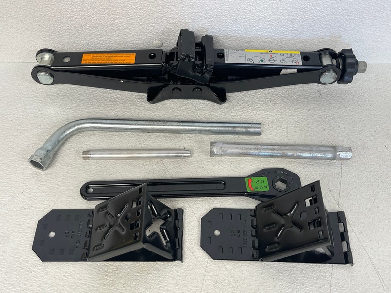 ⭐2011-2013 AUDI Q7 SPARE TIRE JACK KIT TOOLS SET ASSEMBLY OEM LOT2478