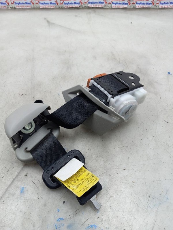 18 TOYOTA PRIUS C REAR PASSENGER RIGHT SEAT BELT GRY-FD22