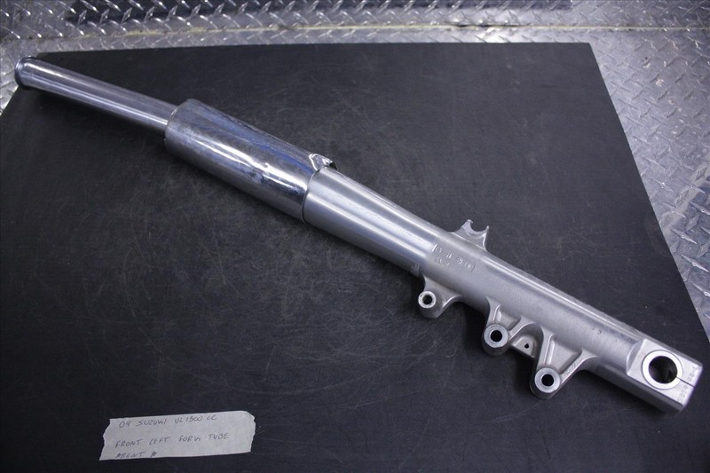 2004 SUZUKI VL 1500 INTRUDER LC FRONT LEFT FORK TUBE VL1500 04