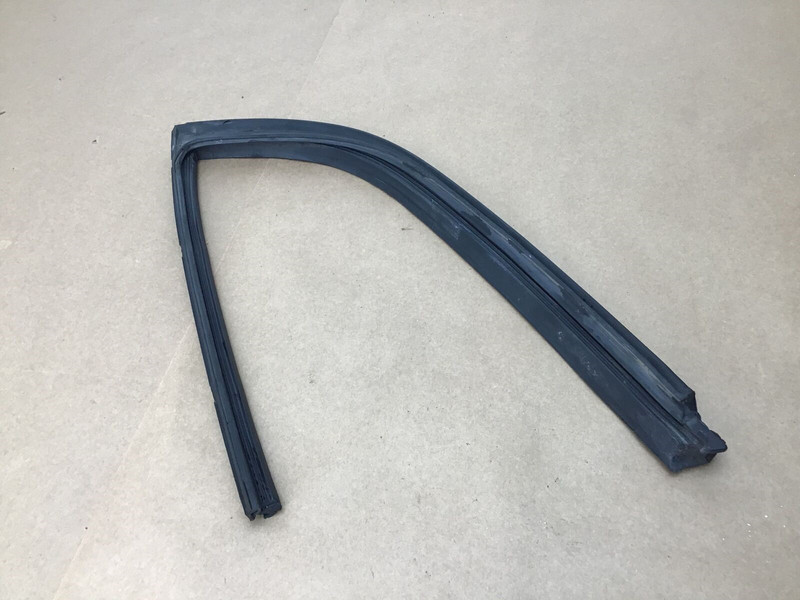 Aston Martin DB9 GT 2016 Rear Left Quarter Glass Weatherstrip Seal 13-16 ;:Y